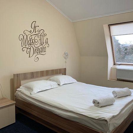 Budget Hotel Ekotel Lviv Extérieur photo