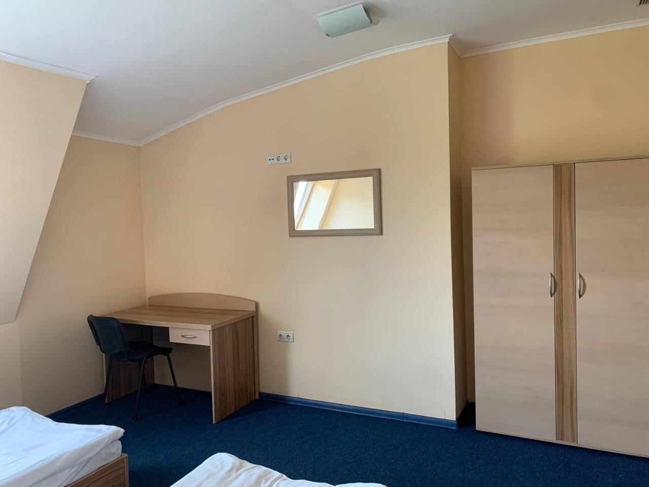 Budget Hotel Ekotel Lviv Extérieur photo